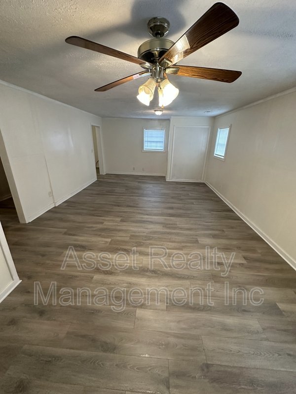 500 West Strang Street property image