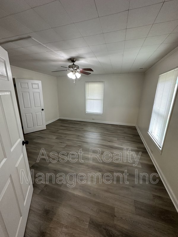 500 West Strang Street property image