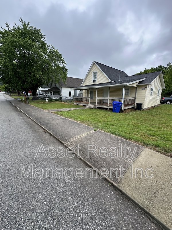 500 West Strang Street property image