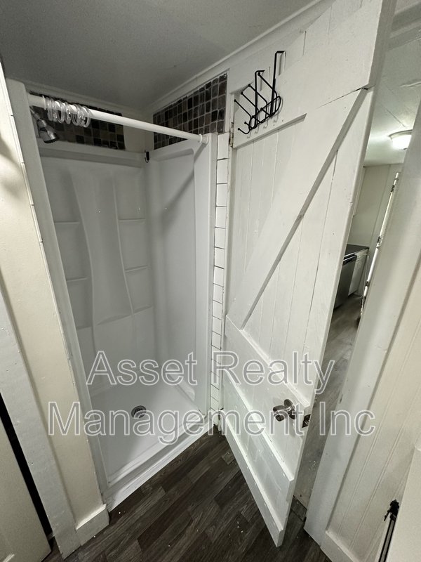 500 West Strang Street property image