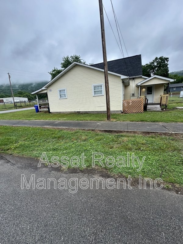 500 West Strang Street property image