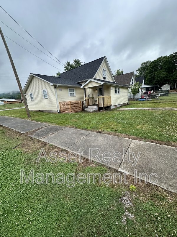 500 West Strang Street property image