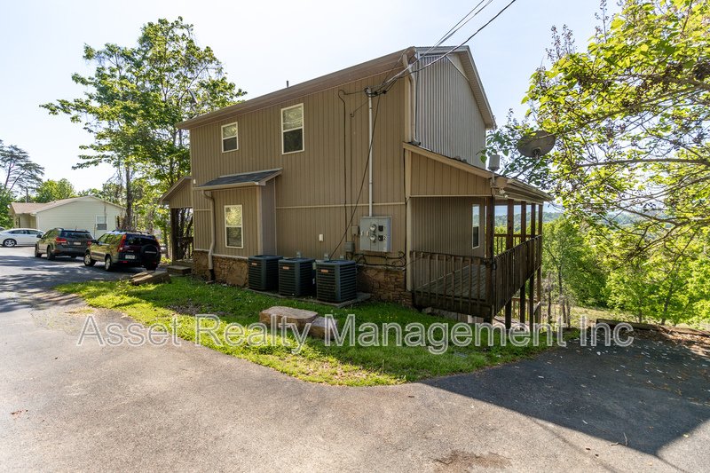 616.618.622. 628 North Cunningham Road - 628 #2 property image