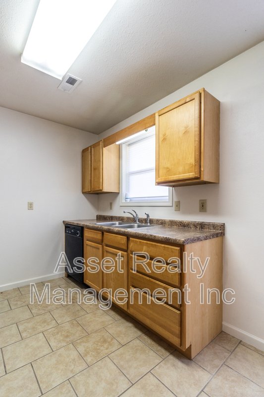 616.618.622. 628 North Cunningham Road - 628 #2 property image