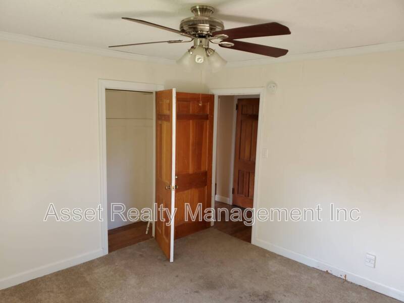 102 Eastwood Dr - 1 property image