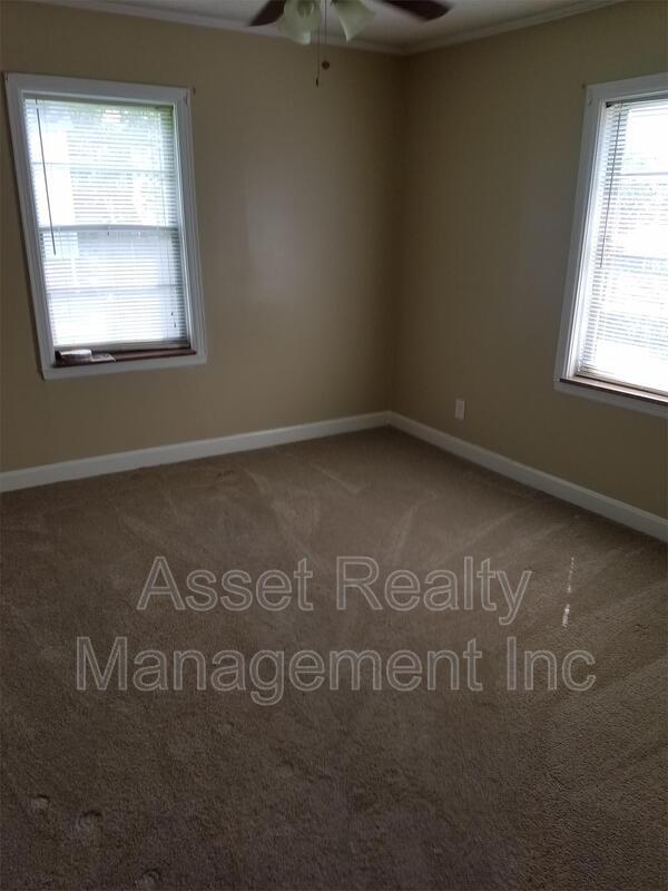 102 Eastwood Dr - 1 property image