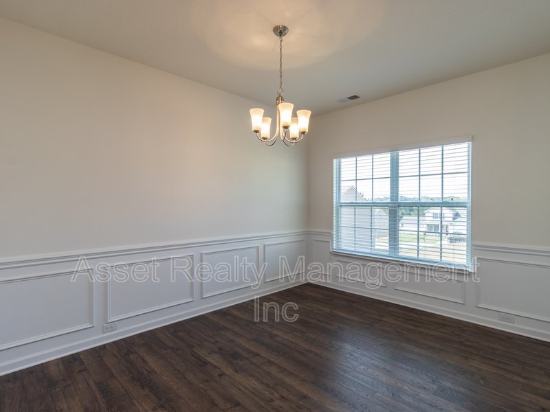 4831 Birchcrest Lane property image