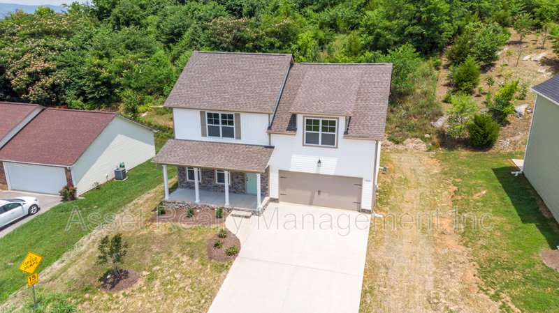 628 Drakewood Road property image