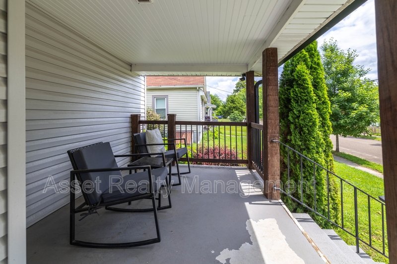 301 East Quincy Avenue property image