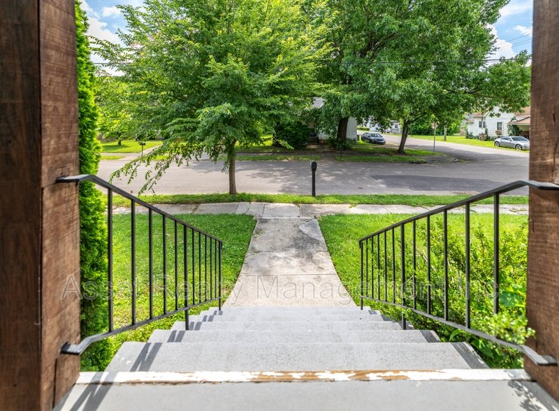301 East Quincy Avenue property image