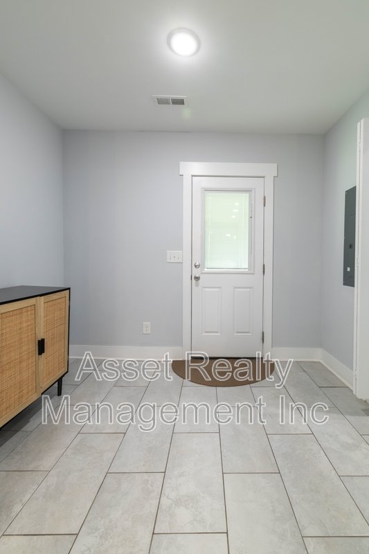 301 East Quincy Avenue property image