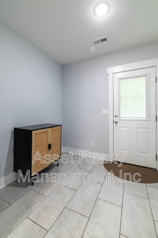 301 East Quincy Avenue property image
