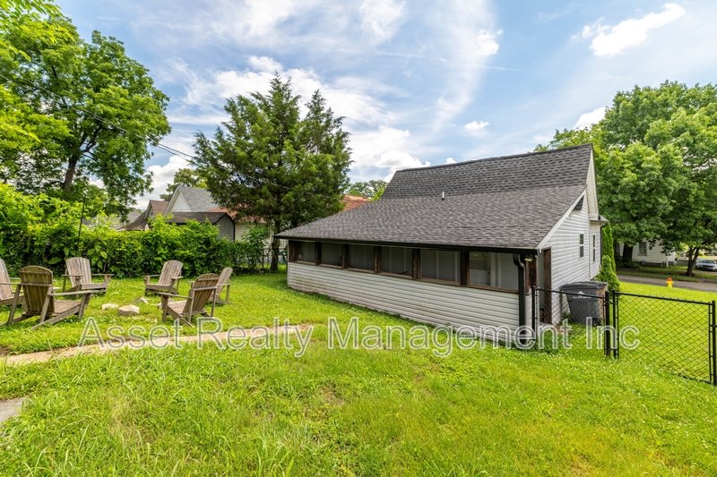 301 East Quincy Avenue property image