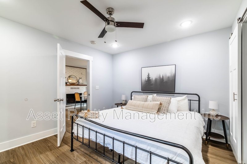 301 East Quincy Avenue property image