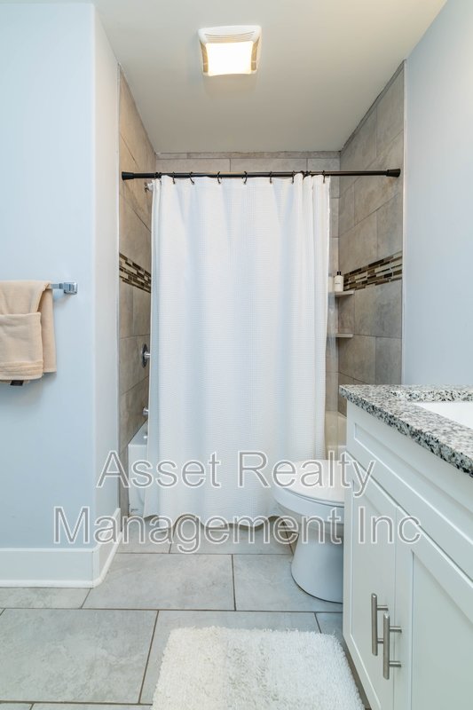 301 East Quincy Avenue property image
