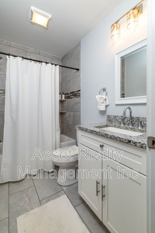 301 East Quincy Avenue property image