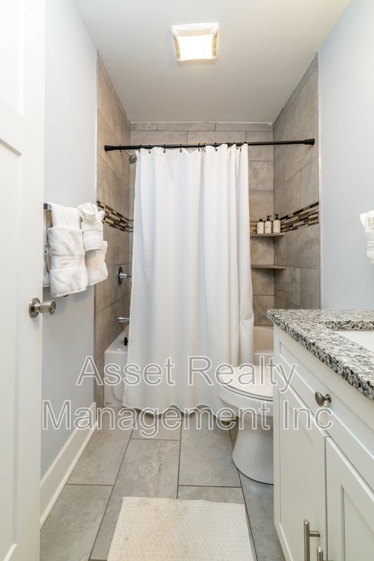 301 East Quincy Avenue property image