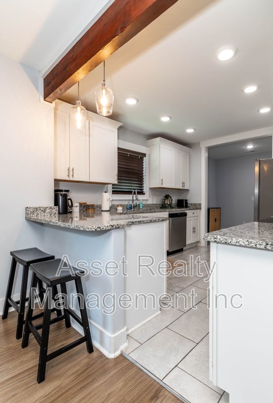 301 East Quincy Avenue property image