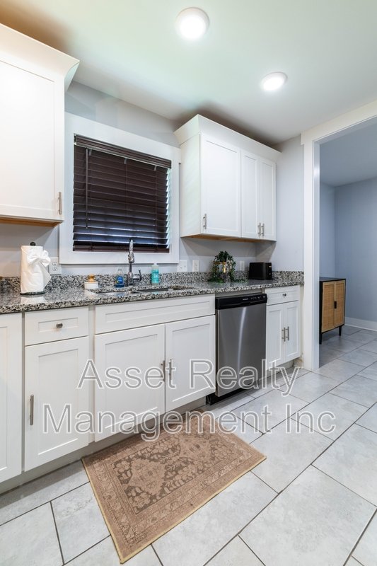 301 East Quincy Avenue property image