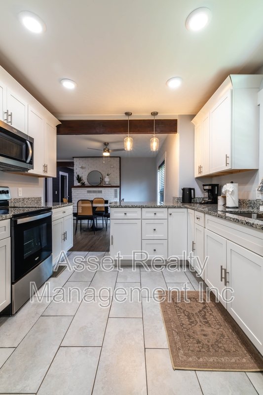 301 East Quincy Avenue property image