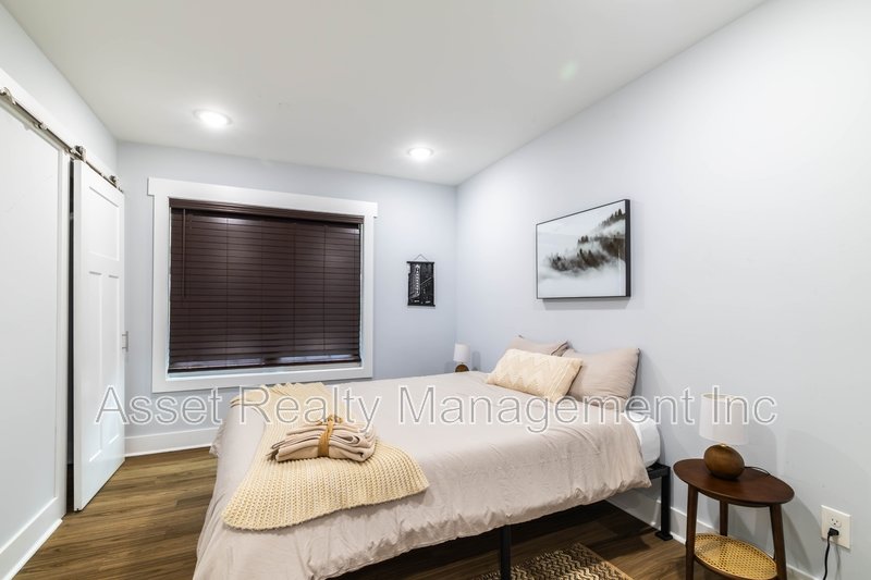 301 East Quincy Avenue property image