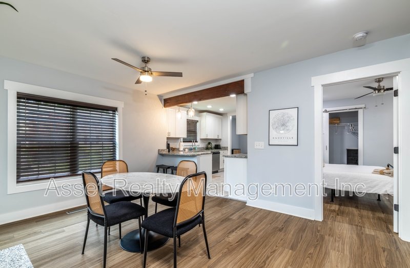 301 East Quincy Avenue property image