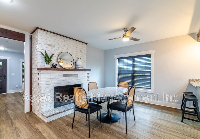 301 East Quincy Avenue property image