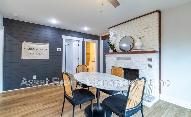 301 East Quincy Avenue property image