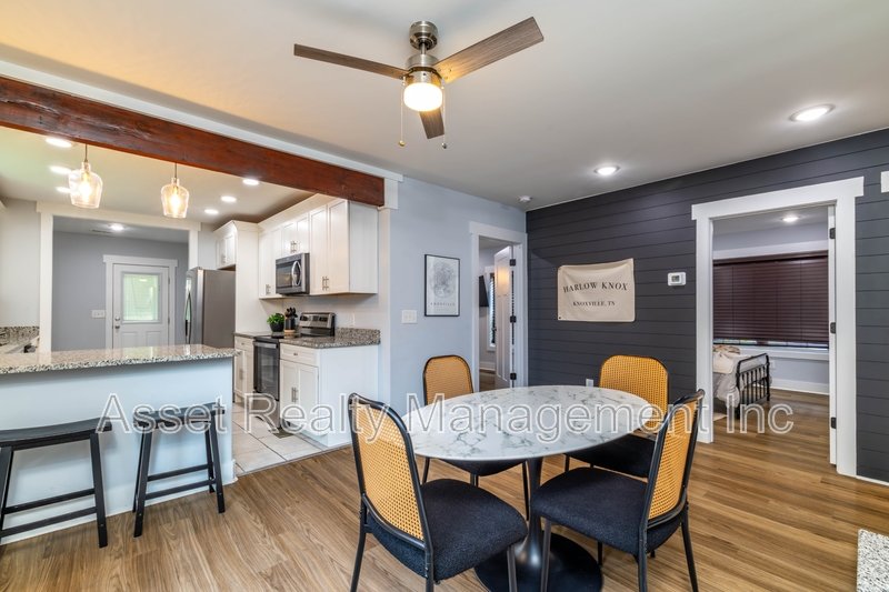 301 East Quincy Avenue property image
