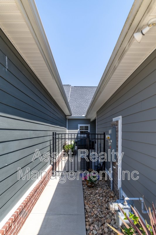 12623 Needlepoint Drive - 1 property image
