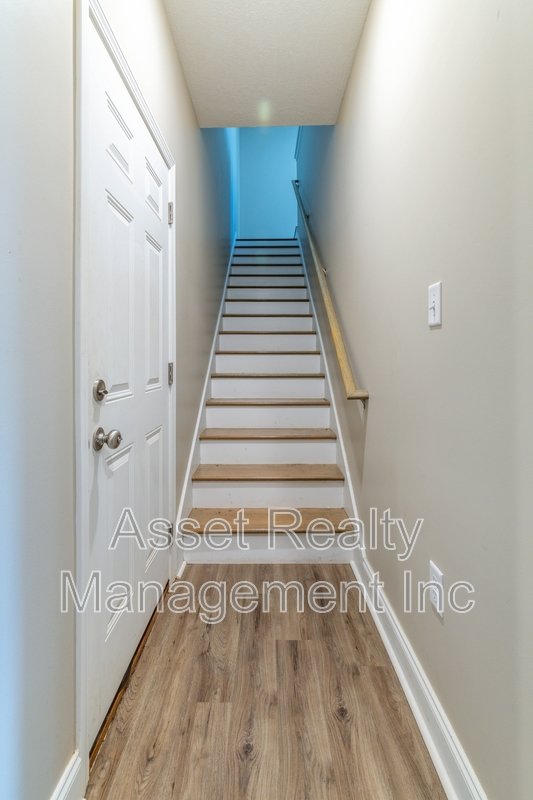 127 South Van Gilder Way property image