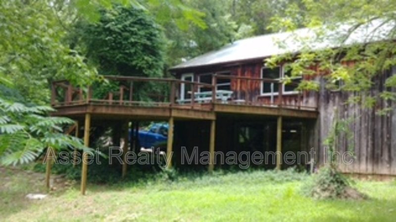 818 Deaderick Road property image