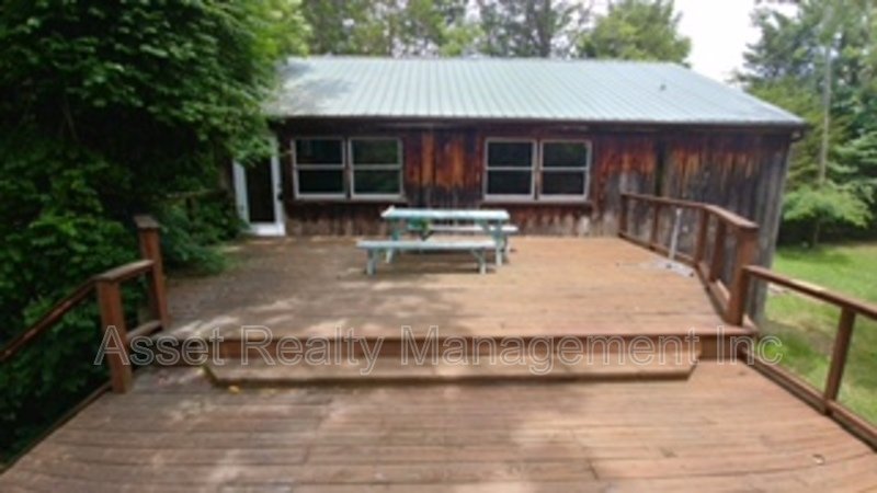 818 Deaderick Road property image
