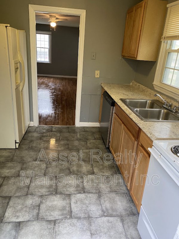 928 Vivian Avenue property image