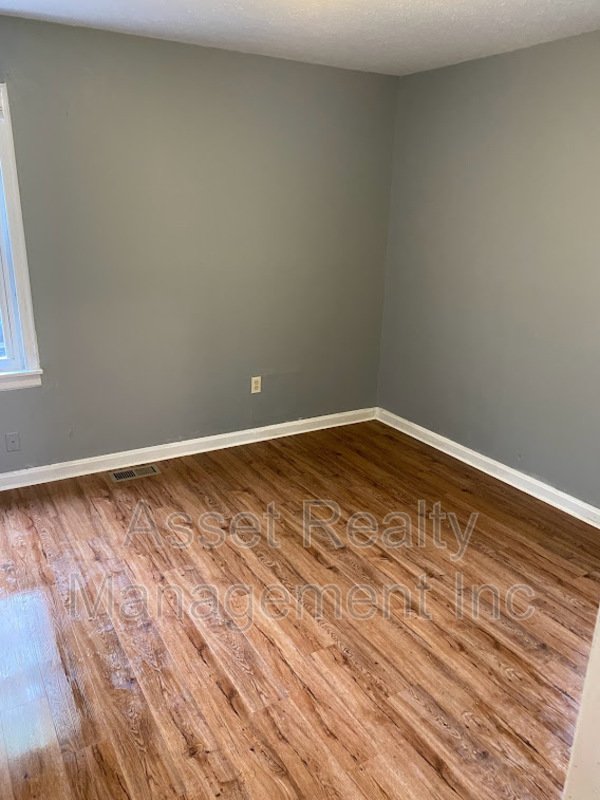 928 Vivian Avenue property image