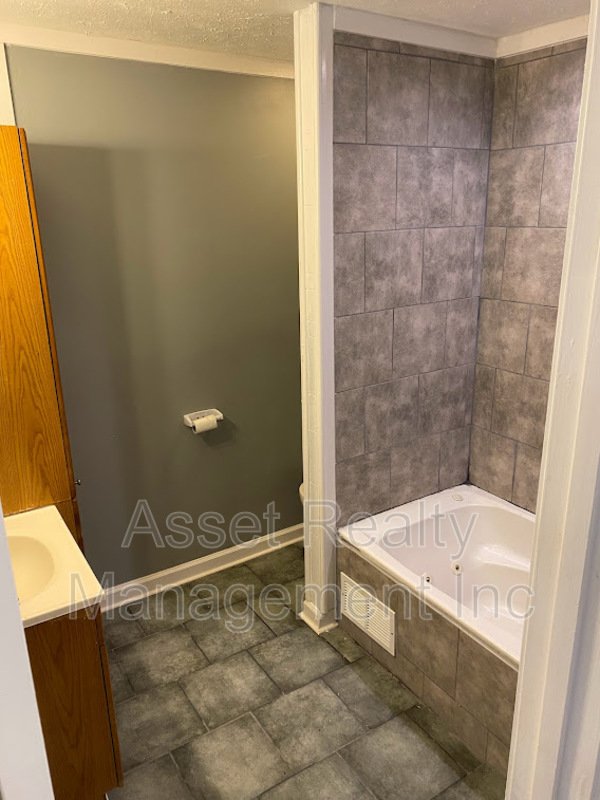 928 Vivian Avenue property image