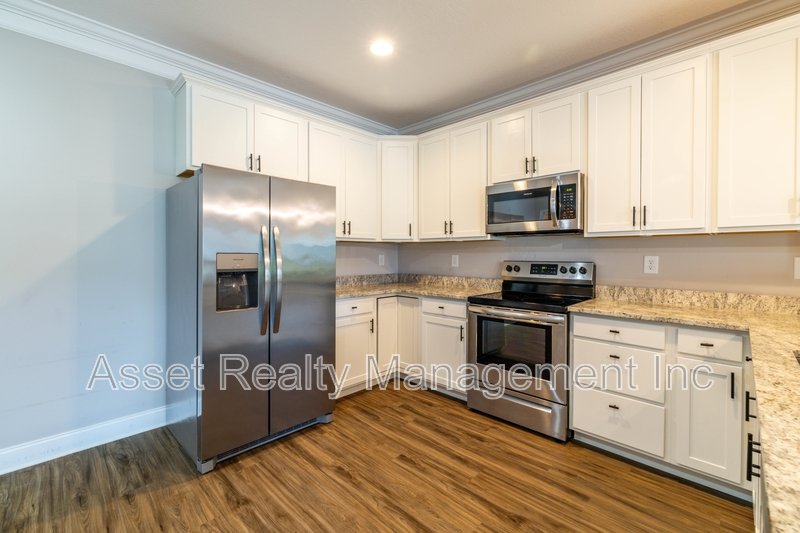 338 Broadberry Avenue property image