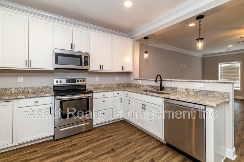 338 Broadberry Avenue property image