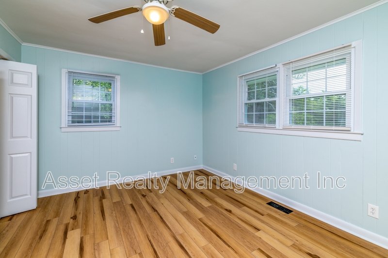 201 Farlow Drive property image