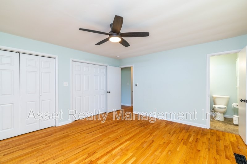 201 Farlow Drive property image