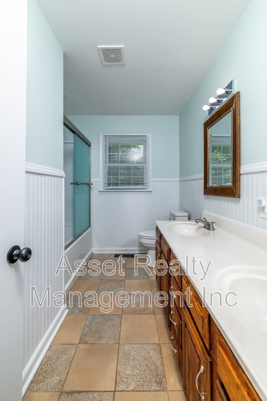 201 Farlow Drive property image