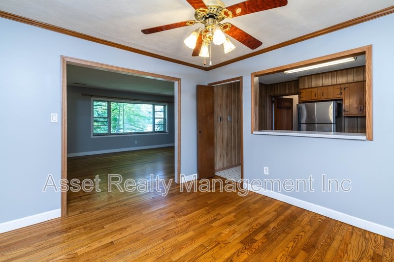 102 Eastwood Dr - 1 property image