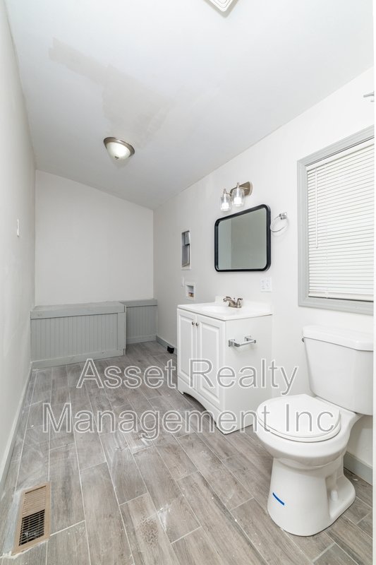 3043 East 5th Avenue - 2 property image
