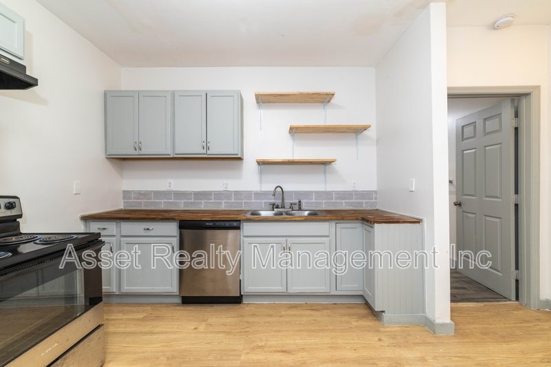 3043 East 5th Avenue - 2 property image