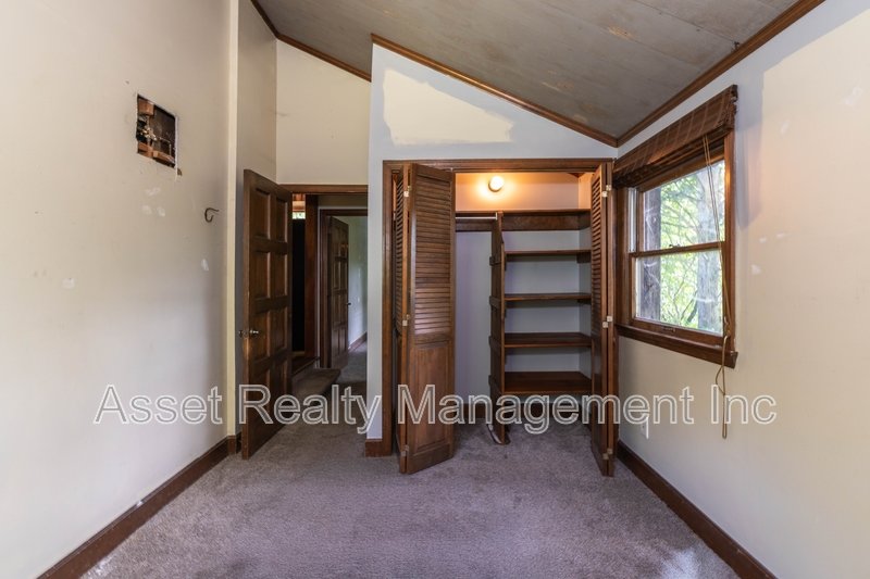 818 Deaderick Road property image