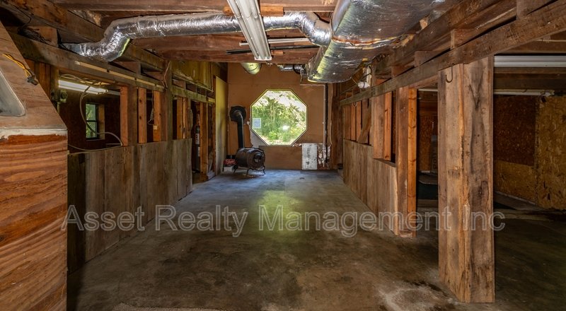 818 Deaderick Road property image