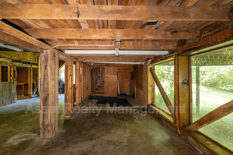 818 Deaderick Road property image