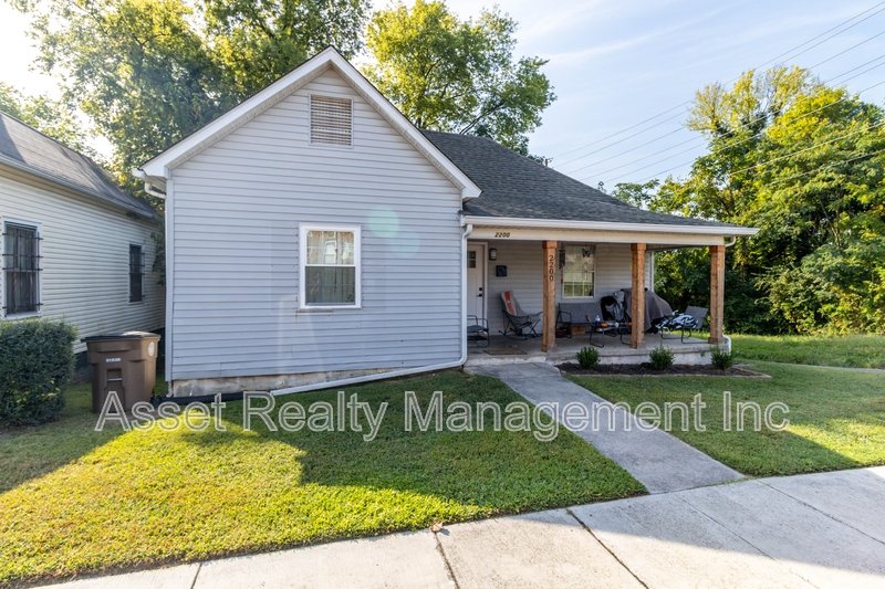 2200 Parkview Avenue property image