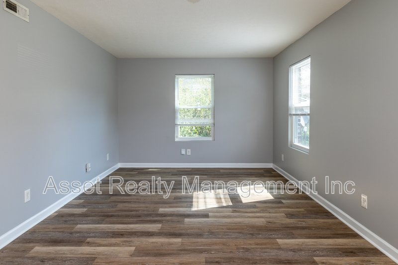 2817 Colt Dr - 2 property image