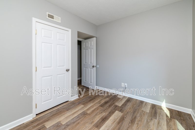 2817 Colt Dr - 2 property image